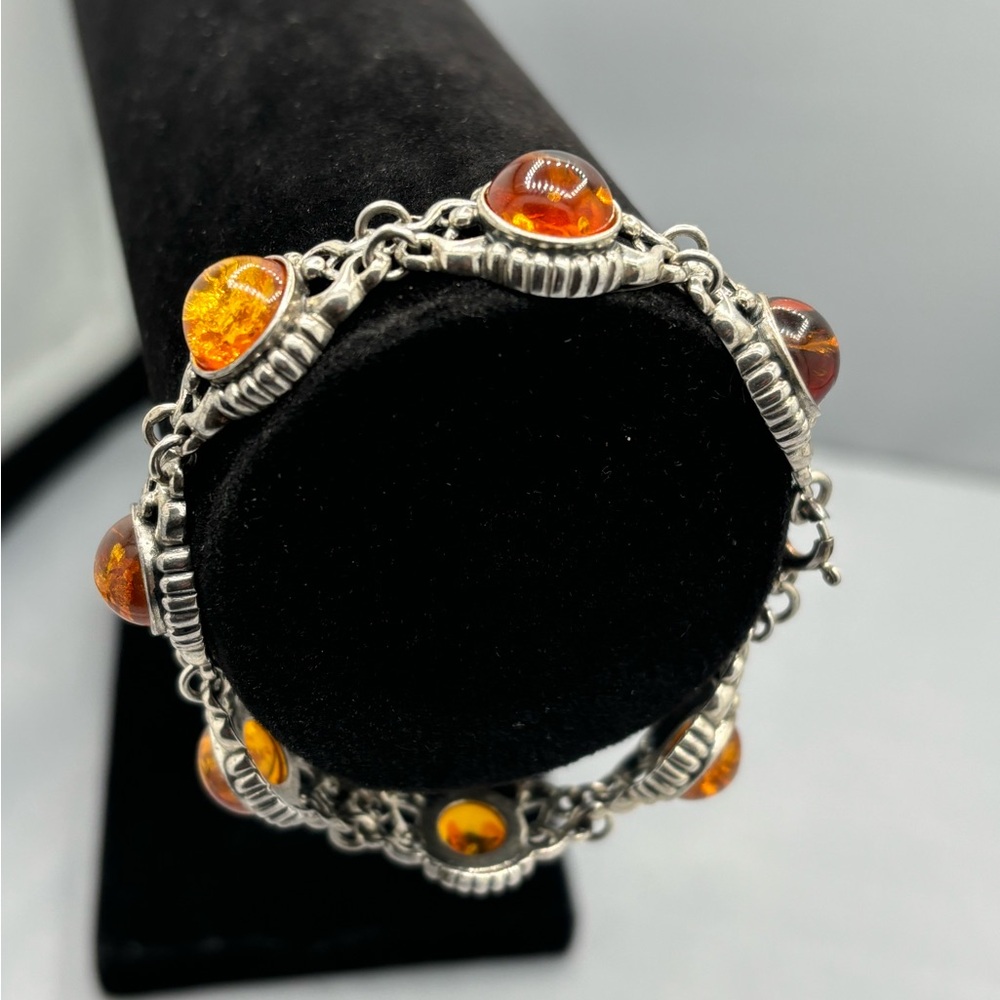 Silver and Amber Bracelet - Picture 2 of 8